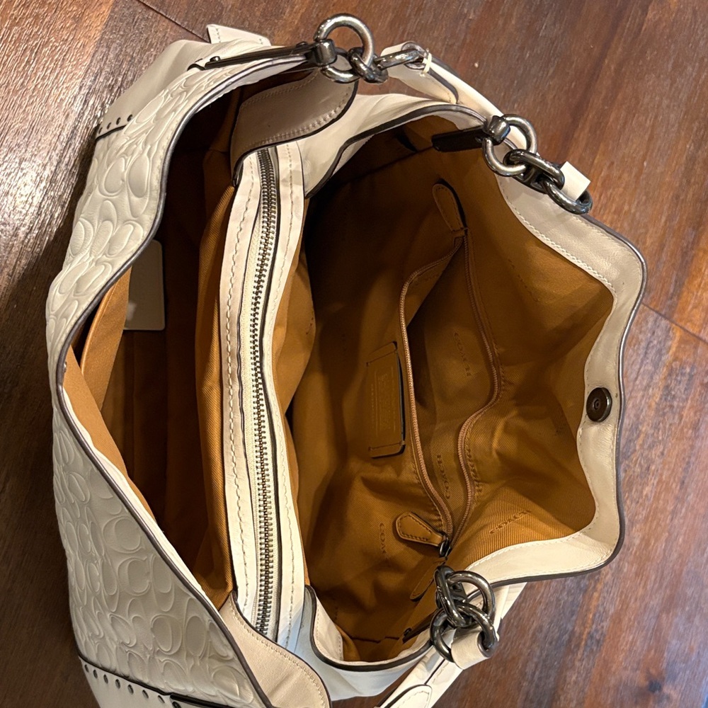 Coach White Embossed Shoulder Bag - Picture 4 of 8